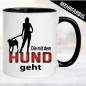 Preview: Tasse-Frau-Die-mit-dem-Hund-Gassi-geht