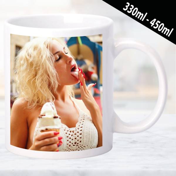 Erotische Tasse mit ausdrucksstarkem Design und Frauenmotiv
