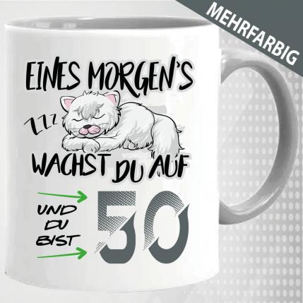 Tasse zum 50. Geburtstag. Süße Katze schläft.