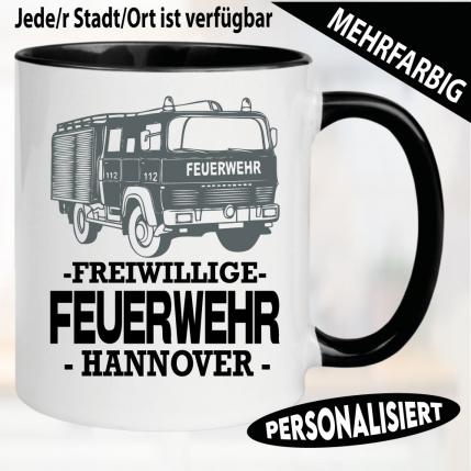 Freiwillige Feuerwehr mit Löschfahrzeug