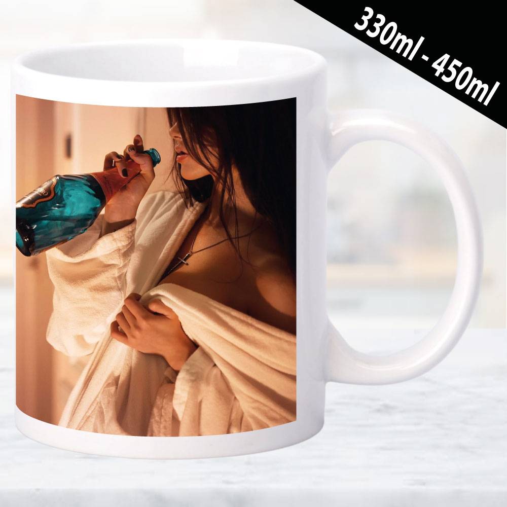 Erotische Tasse mit verspieltem Design und Frauenmotiv