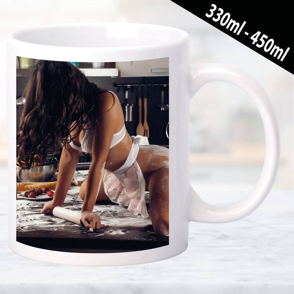 Erotische Tasse mit hochwertig illustriertem Design und Frauenmotiv