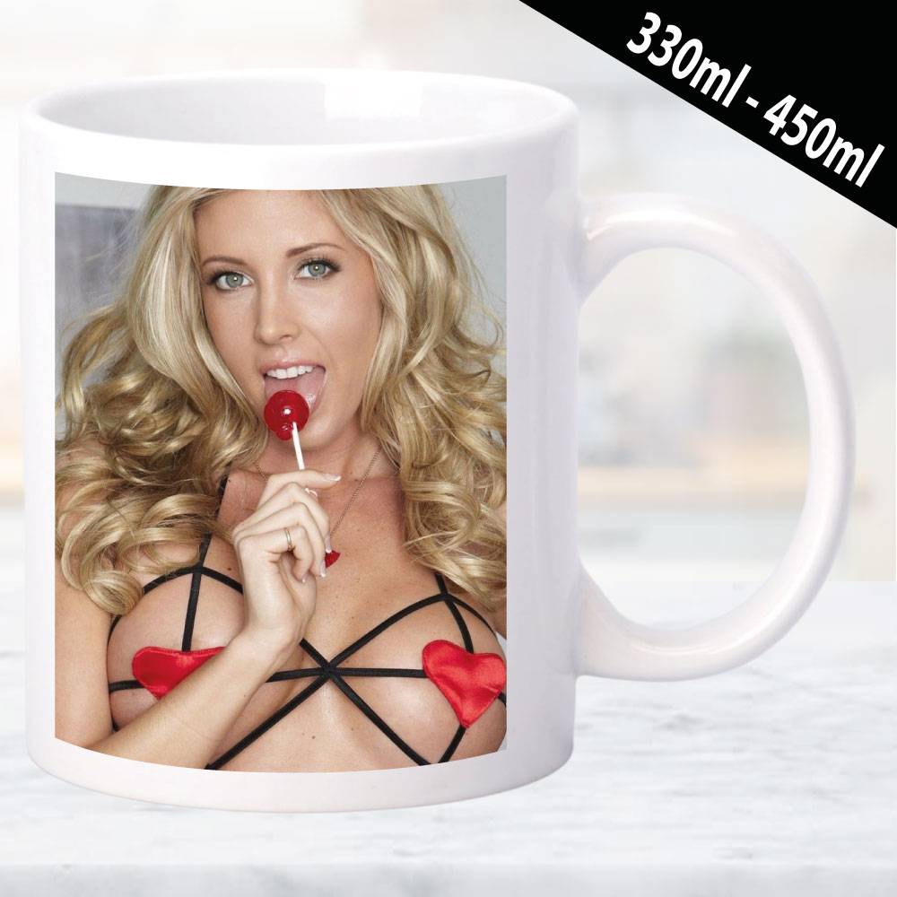 Erotische Tasse mit stilvoll illustriertem Design und Frauenmotiv